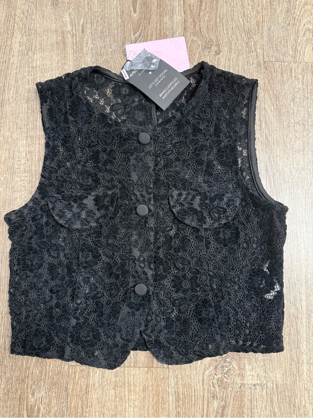 Avec Les Filles Black Lace Sleeveless Vest Top Women’s Medium NWT Elegant